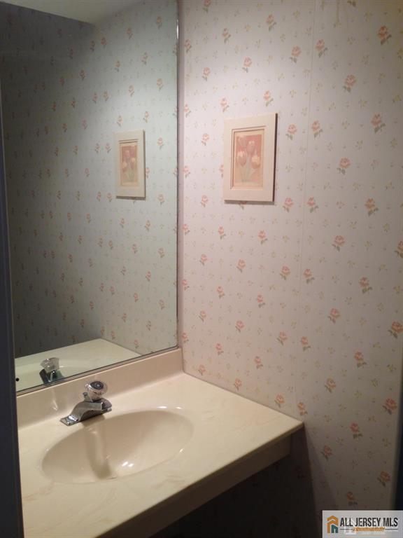 3304 Stonehedge Road Edison, NJ 08820 - Photo 4 of 8