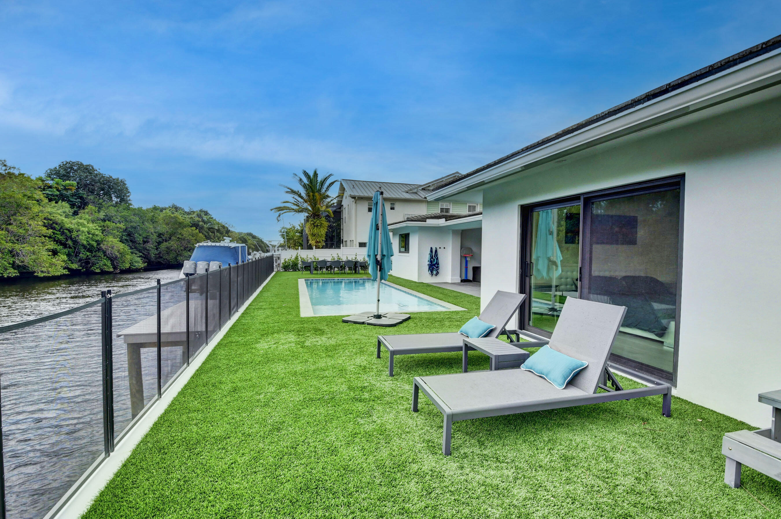 250 Southwest 6th Avenue Boca Raton, FL 33486 - Photo 17 of 49 Backyard