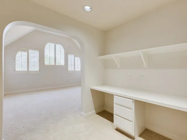 a view of empty room with window