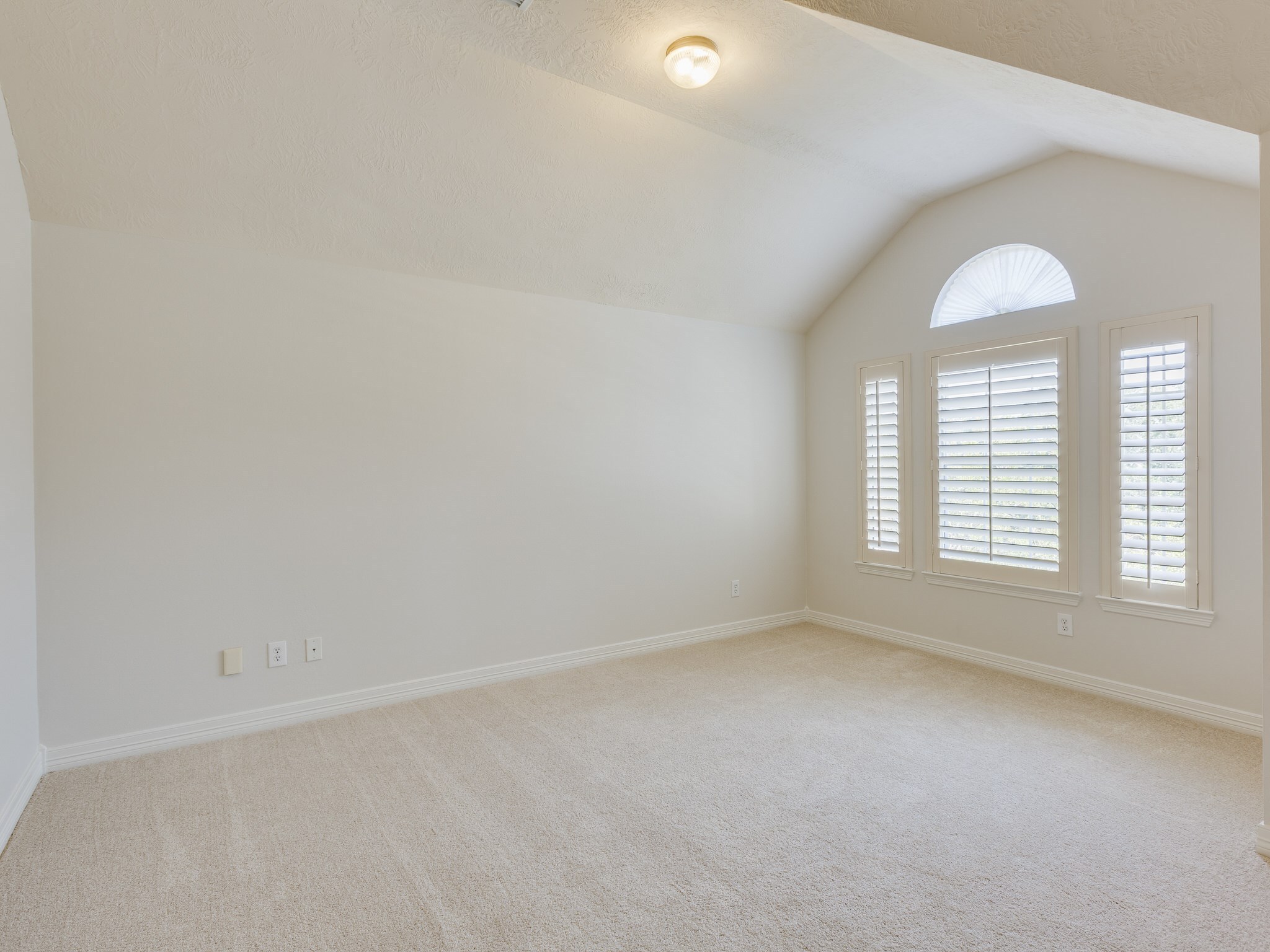 6327 Collina Springs Court Houston, TX 77041 - Photo 25 of 35 an empty room with a window