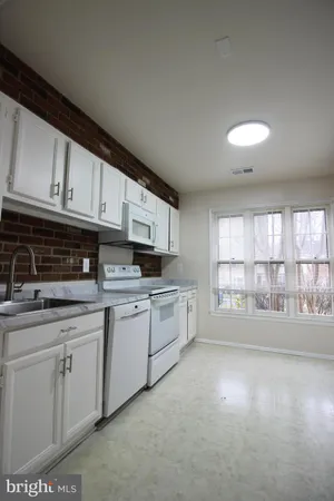 $2,350 | 7765 Brandeis Way, Springfield, VA 22153