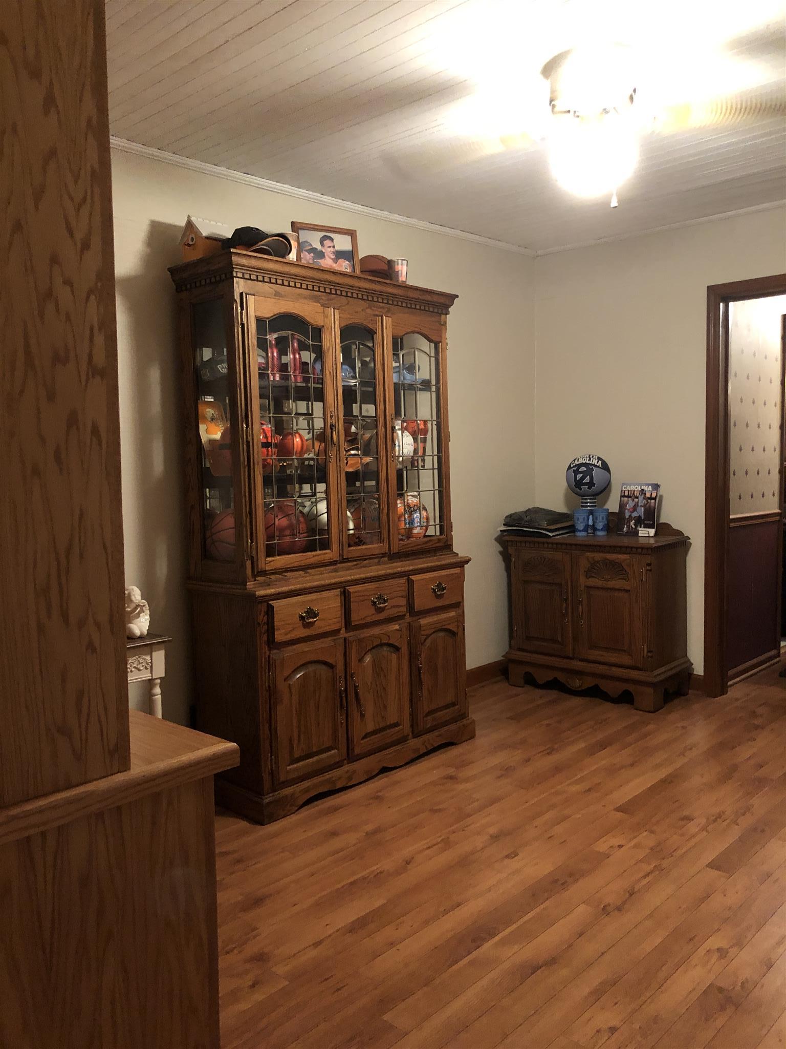 739 Winklers Road Red Boiling Springs, TN 37150 - Photo 15 of 20 Office measures 13.6x 10