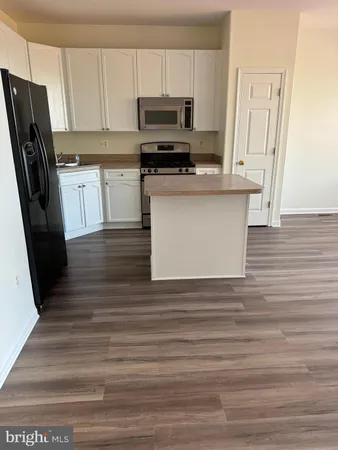 $3,000 | 21105 Mossy Glen Terrace, Ashburn, VA 20147