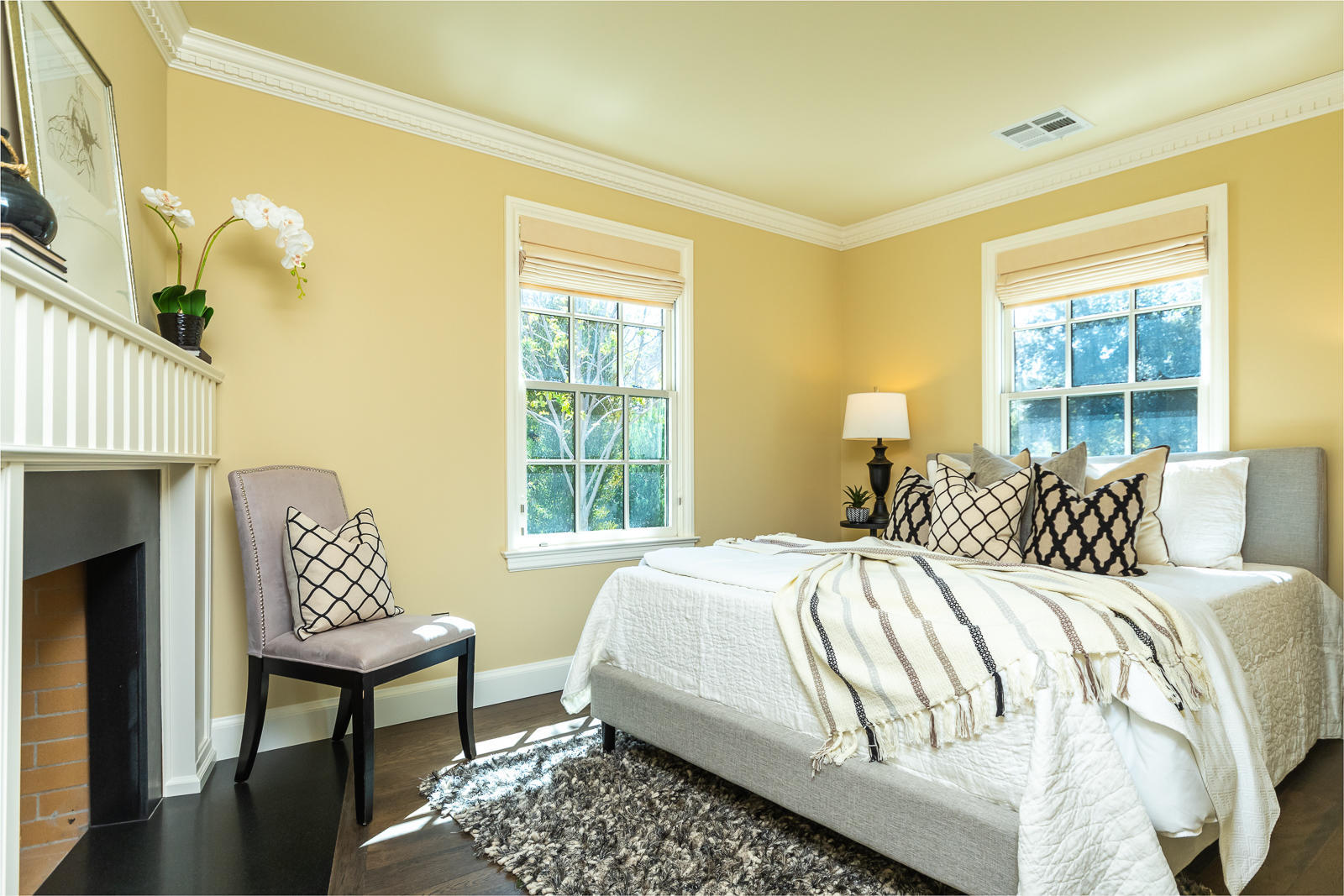 1449 Lida Street Pasadena, CA 91103 - Photo 21 of 35 a bedroom with a bed and a chair