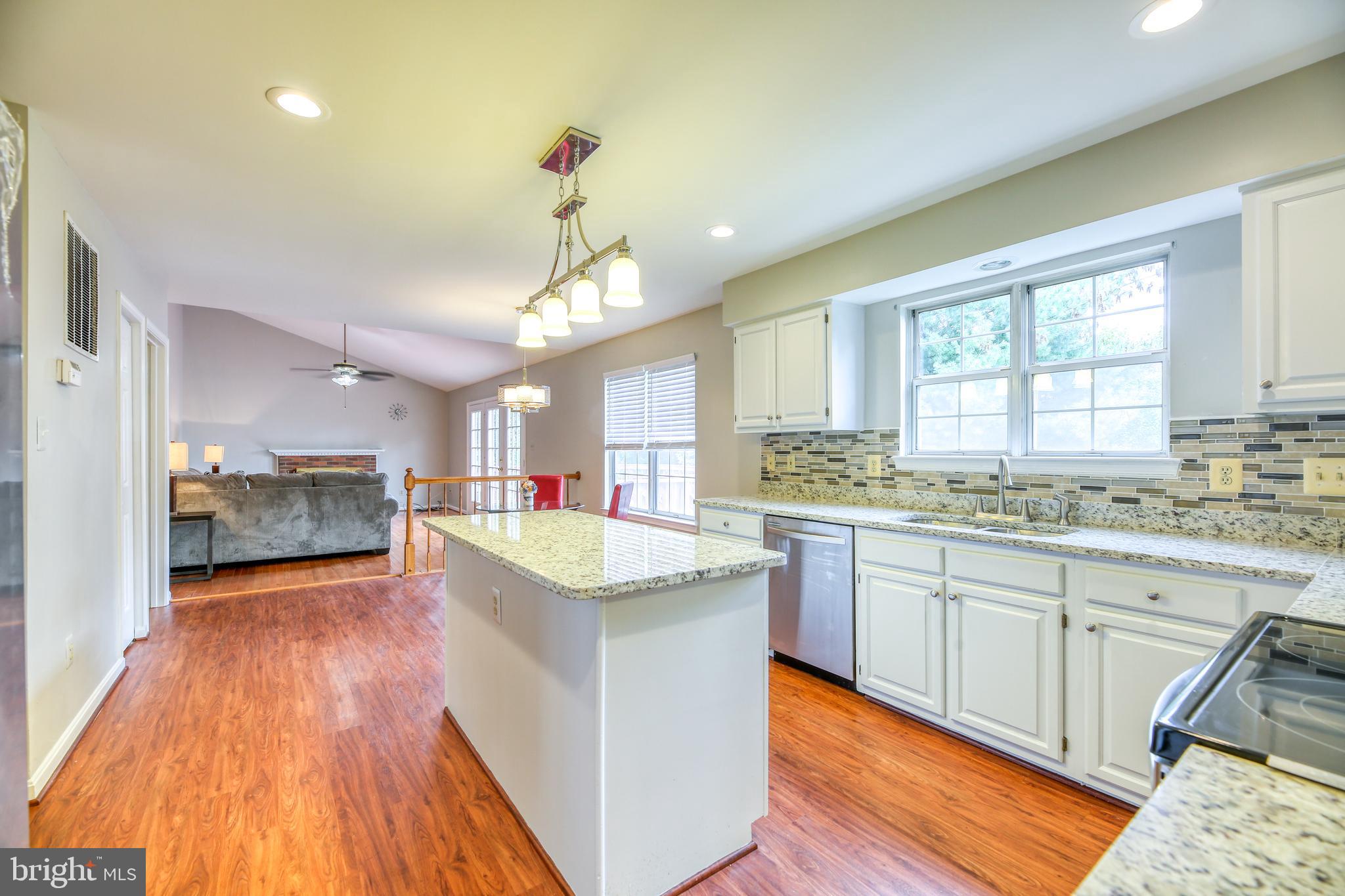 21316 Mirror Ridge Place Sterling, VA 20164 - Photo 10 of 30 Kitchen