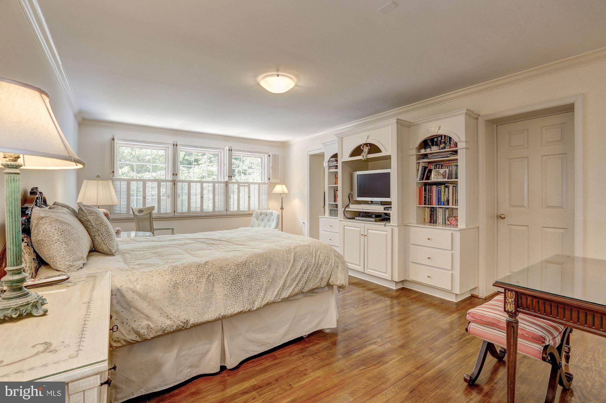 8813 Belmart Road Potomac, MD 20854 - Photo 12 of 23 Bedroom (Master)
