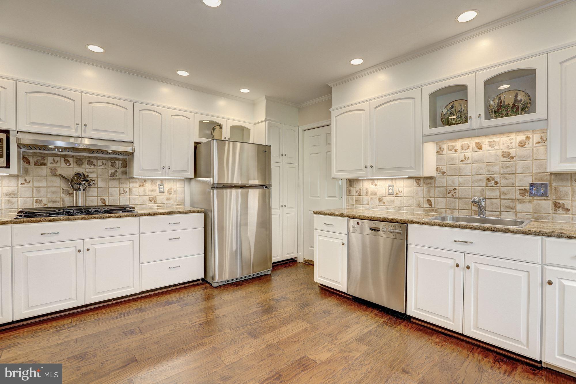 8813 Belmart Road Potomac, MD 20854 - Photo 5 of 23 Kitchen