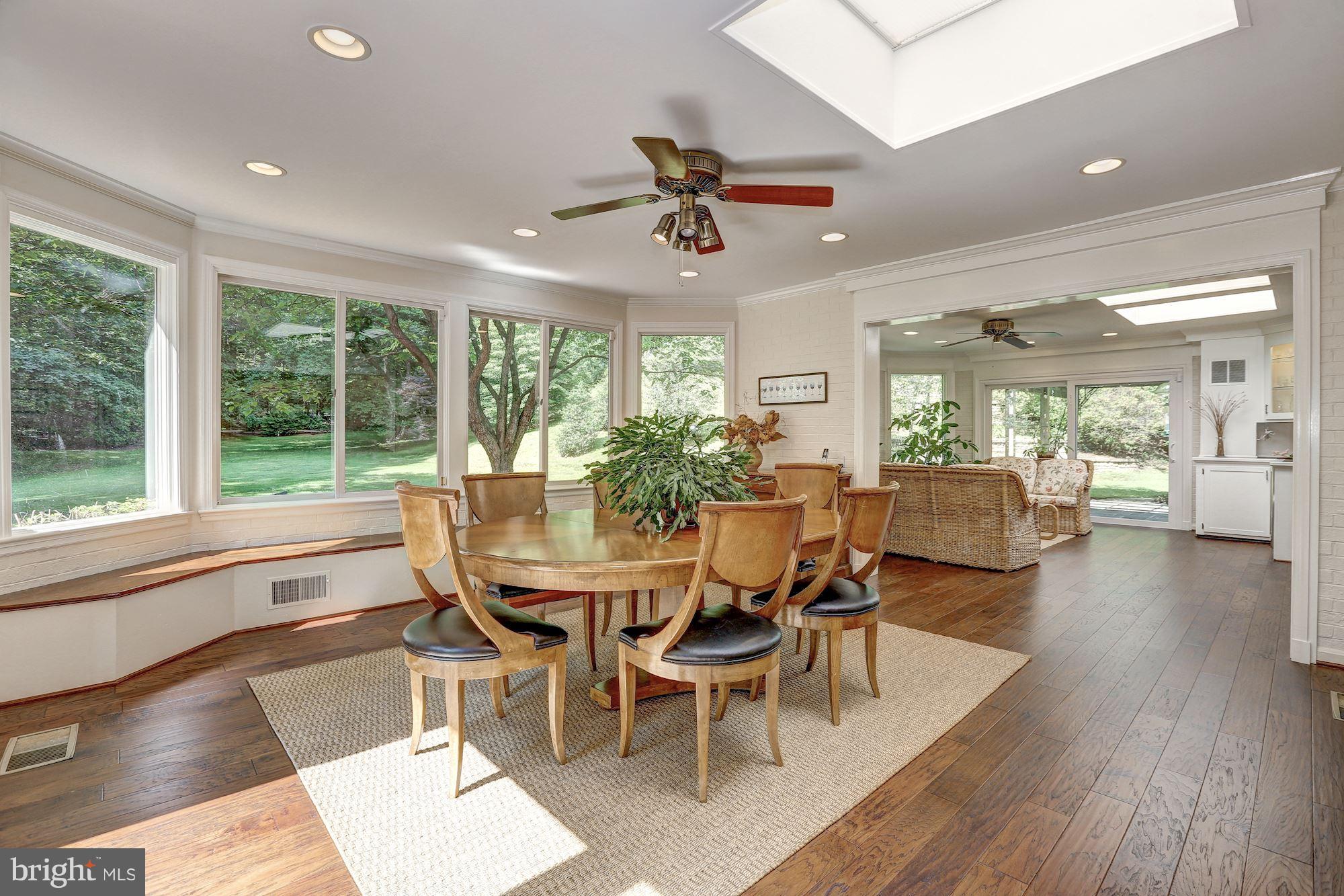 8813 Belmart Road Potomac, MD 20854 - Photo 6 of 23 Breakfast Room