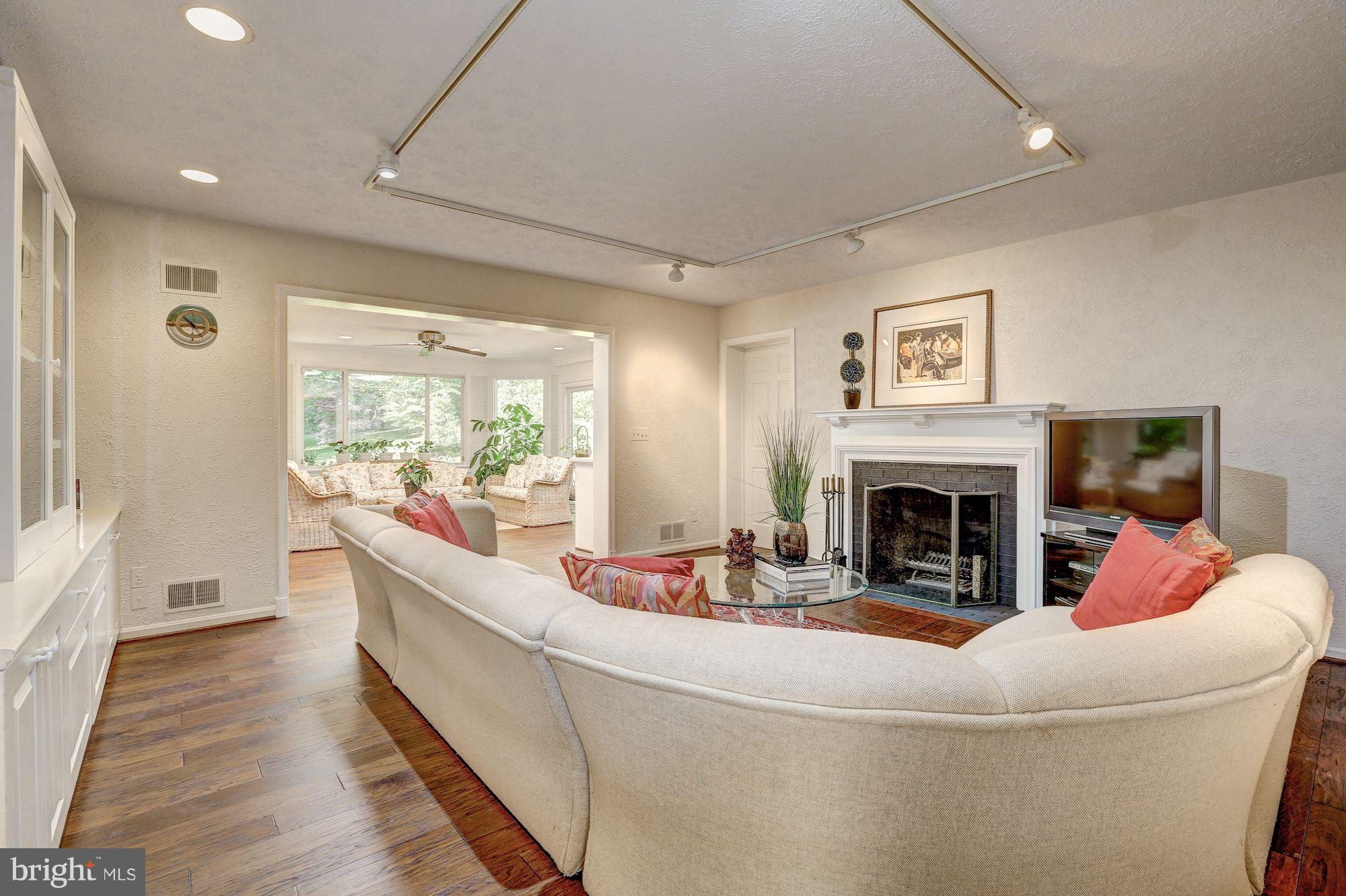 8813 Belmart Road Potomac, MD 20854 - Photo 8 of 23 Family Room