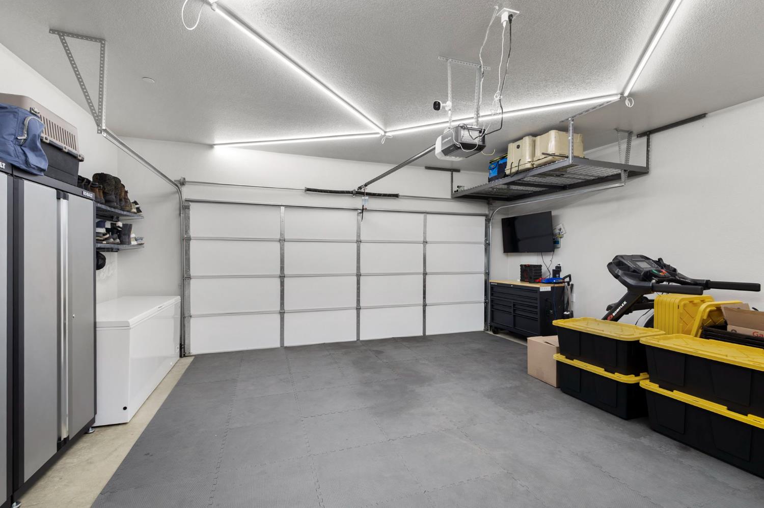 1500 Lahonton Way Ione, CA 95640 - Photo 49 of 52 a view of a garage room