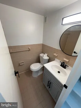 $1,600 | 5340 Holmes Run Parkway, Unit 216, Alexandria, VA 22304