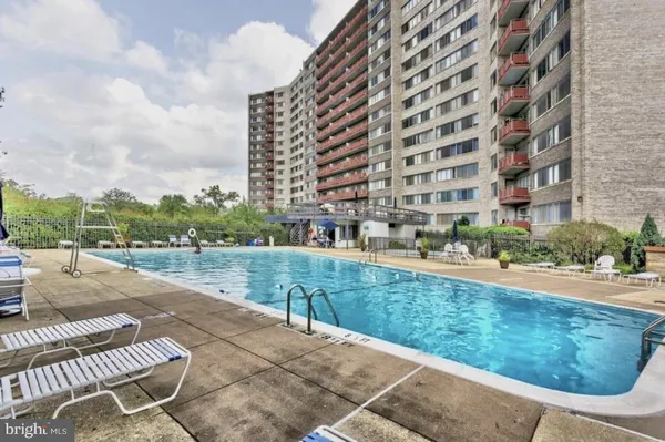 $1,598 | 5340 Holmes Run Parkway, Unit 216, Alexandria, VA 22304