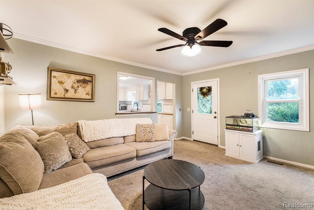 226 Emily Street Flushing, MI 48433 - Photo 4 of 20