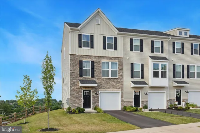 $2,850 | 831 Pecan Road, Spring City, PA 19475