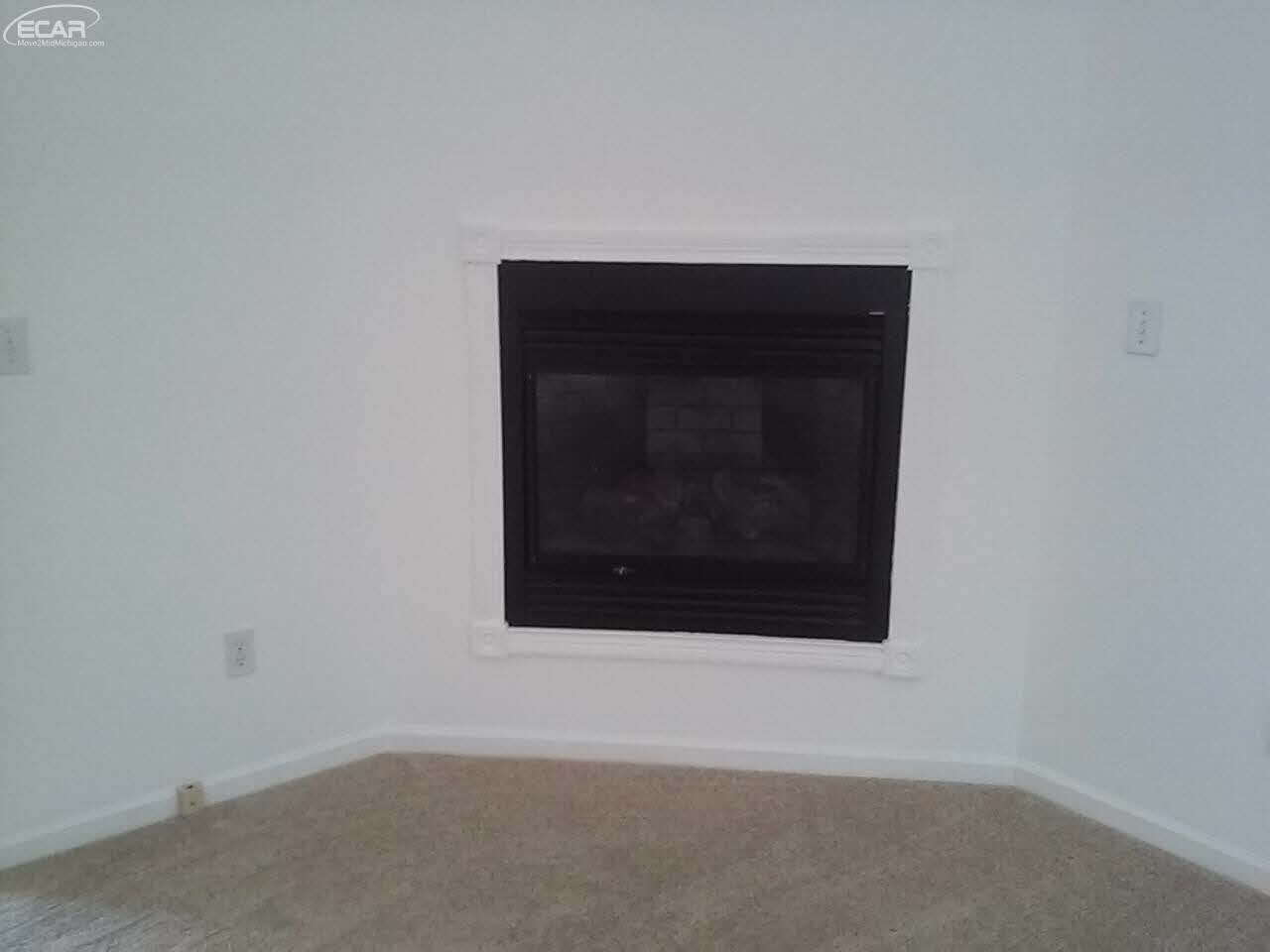 1201 Adams Road Burton, MI 48509 - Photo 18 of 26 21341520-17.JPG