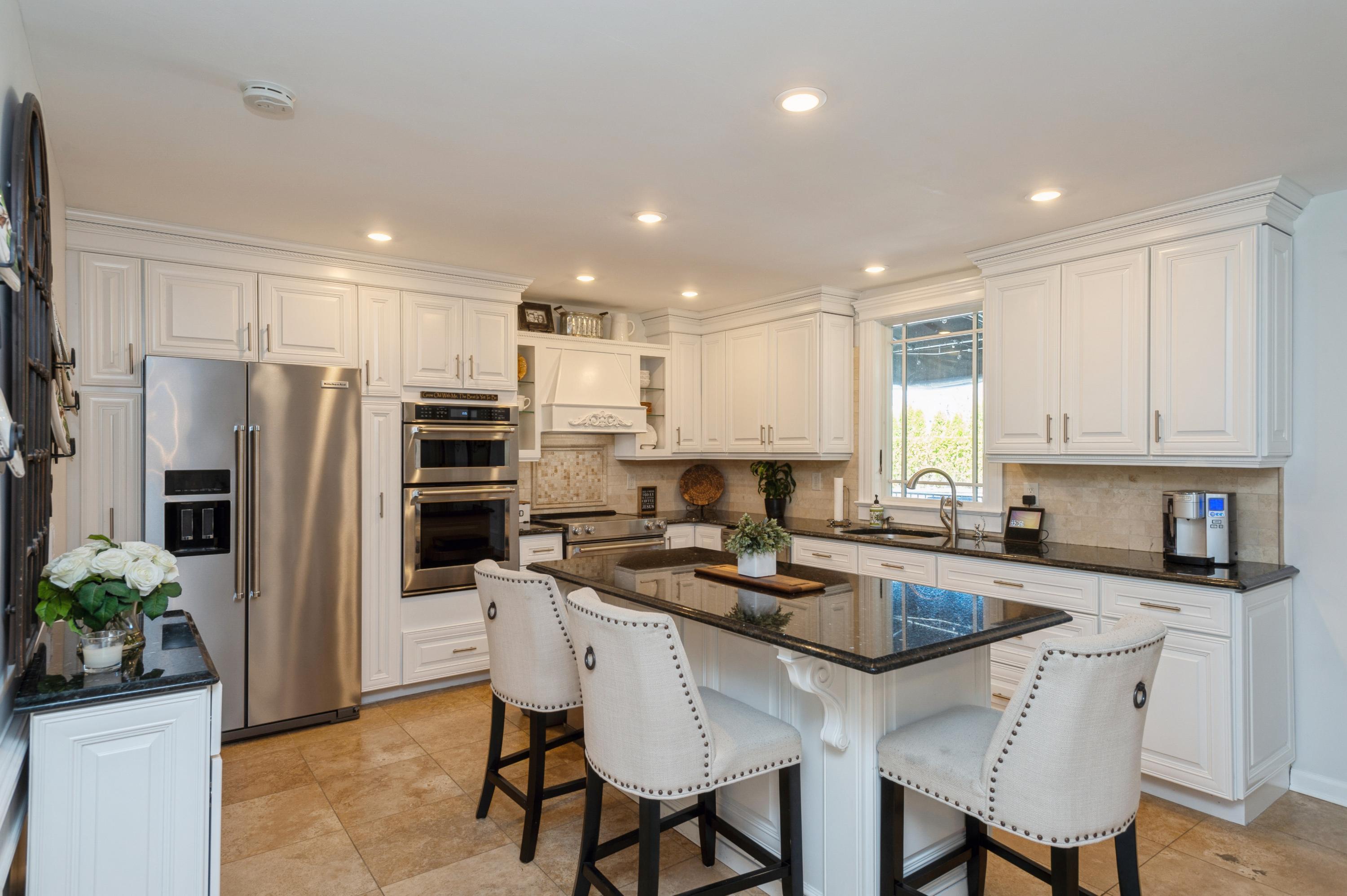 12 Rothbard Road Hazlet, NJ 07730 - Photo 14 of 35 09_12RothbardRd_177001_Kitchen_HiRes