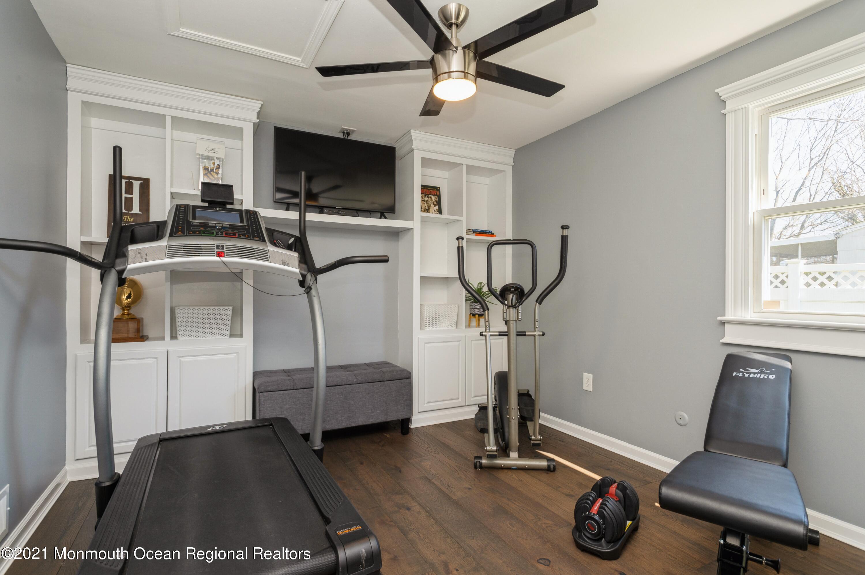 12 Rothbard Road Hazlet, NJ 07730 - Photo 20 of 35 25_12RothbardRd_154_3rdBedroom_HiRes