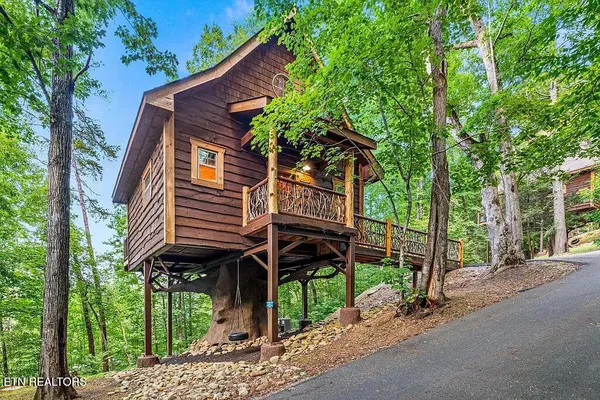 $399,999 | 1930 Kinfolks Ridge Way, Pigeon Forge, TN 37876