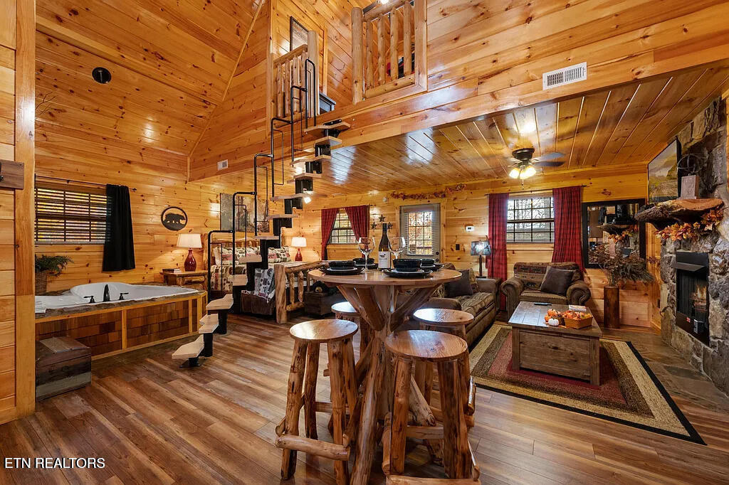 1930 Kinfolks Ridge Way Pigeon Forge, TN 37876 - Photo 5 of 24 Stairs