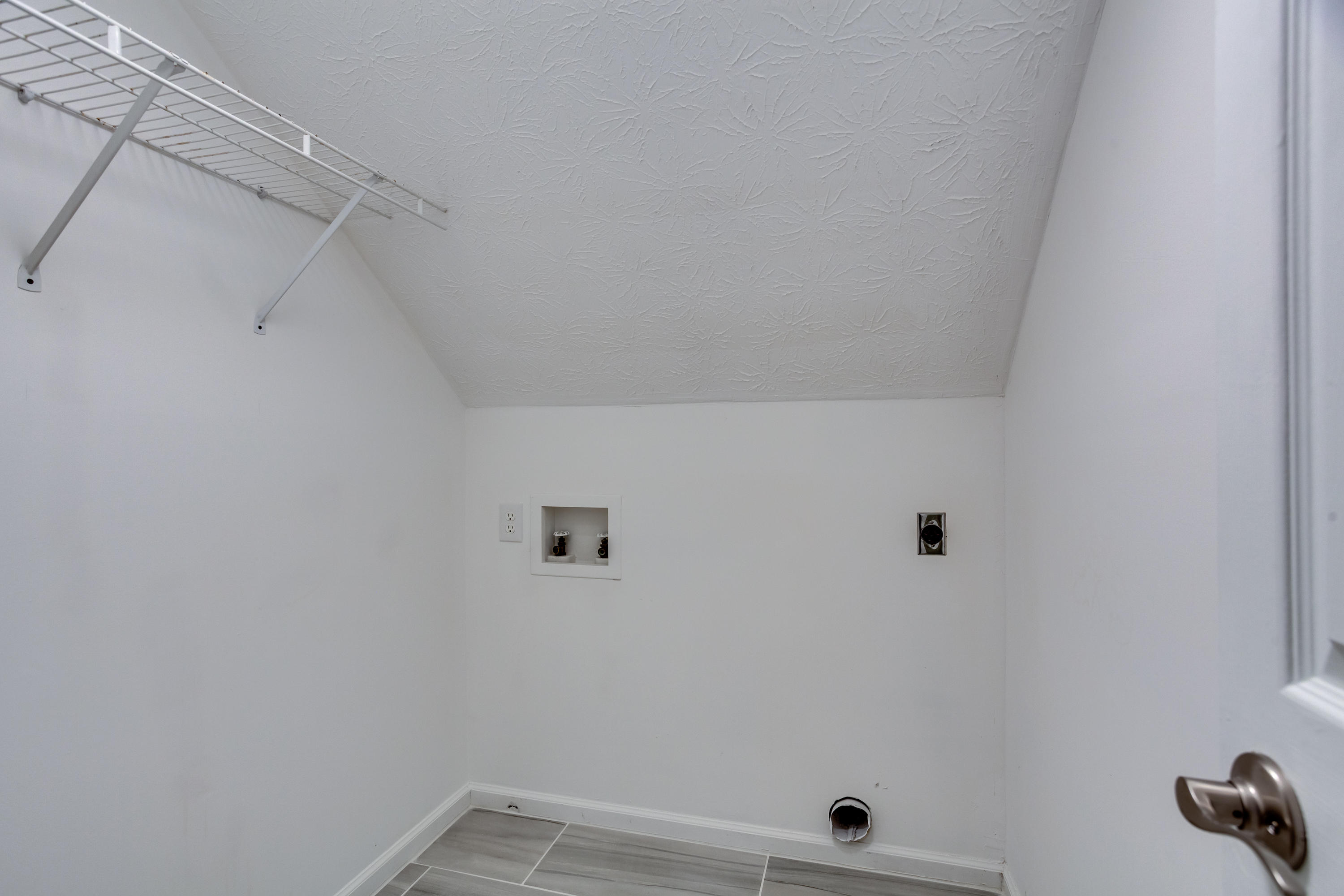 7615 Saddlegate Road Knoxville, TN 37920 - Photo 20 of 36 037191015-1-7615SaddlegateRdKnoxvilleTN-