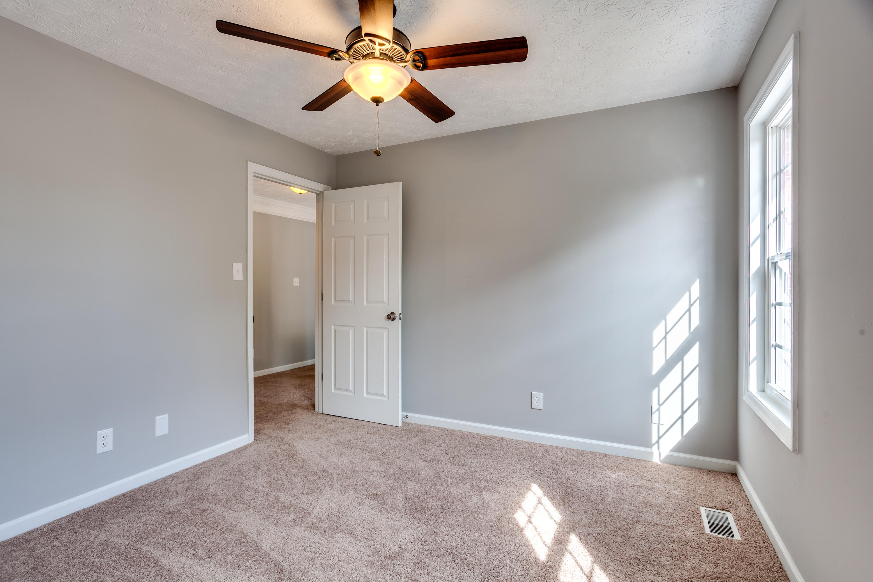 7615 Saddlegate Road Knoxville, TN 37920 - Photo 28 of 36 032191015-1-7615SaddlegateRdKnoxvilleTN-