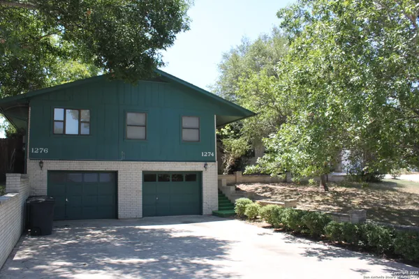 $1,195 | 1274 Hillcrest Drive, New Braunfels, TX 78130