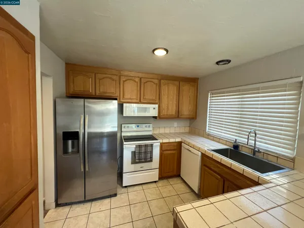 $3,300 | 1091 Alamo Court, Pittsburg, CA 94565