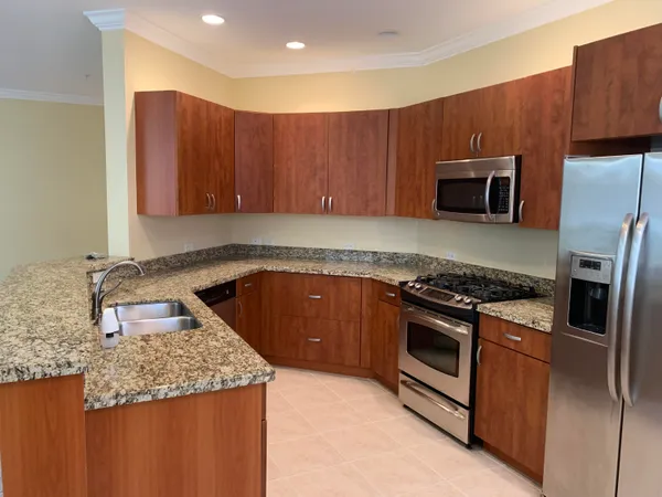 $3,300 | 3055 Northwest 126th Avenue, Unit 323, Sunrise, FL 33323