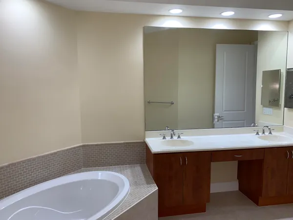 $3,300 | 3055 Northwest 126th Avenue, Unit 323, Sunrise, FL 33323