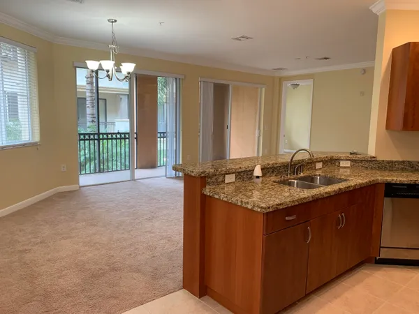 $3,300 | 3055 Northwest 126th Avenue, Unit 323, Sunrise, FL 33323