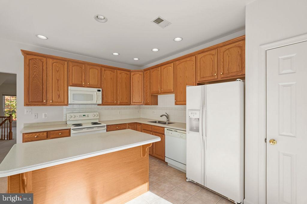 8256 Shannons Landing Way Lorton, VA 22079 - Photo 15 of 46