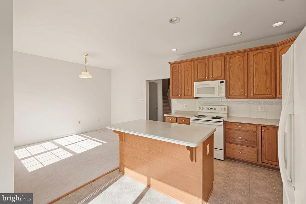 8256 Shannons Landing Way Lorton, VA 22079 - Photo 16 of 46