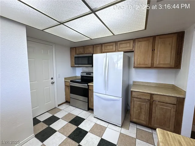 $1,972 | 4680 Gatos Court, Las Vegas, NV 89120