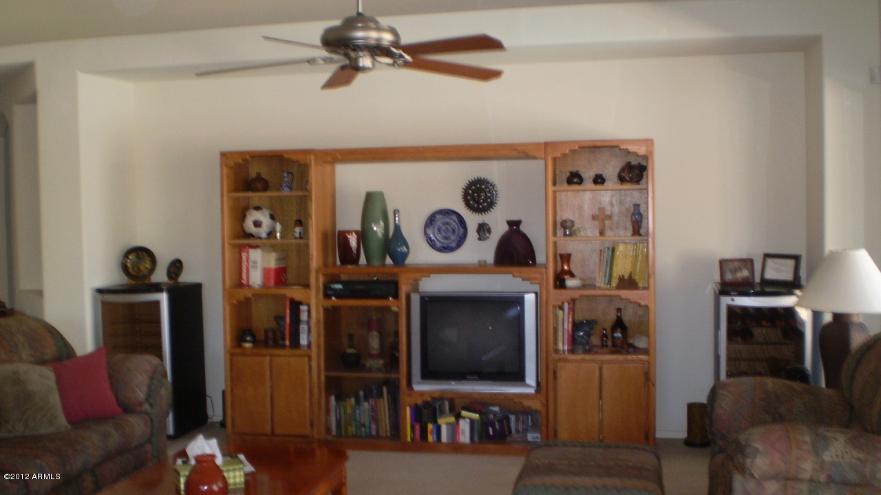 2538 West Maldonado Road Phoenix, AZ 85041 - Photo 3 of 16 great room