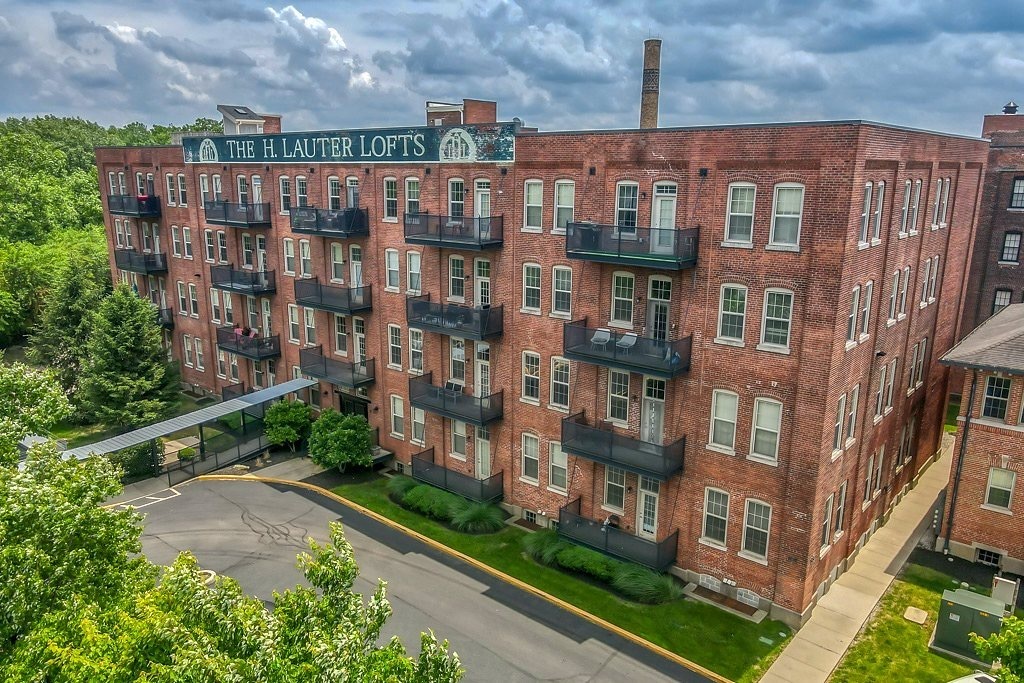 55 South Harding Street, Unit 206 Indianapolis, IN 46222 - Photo 1 of 20