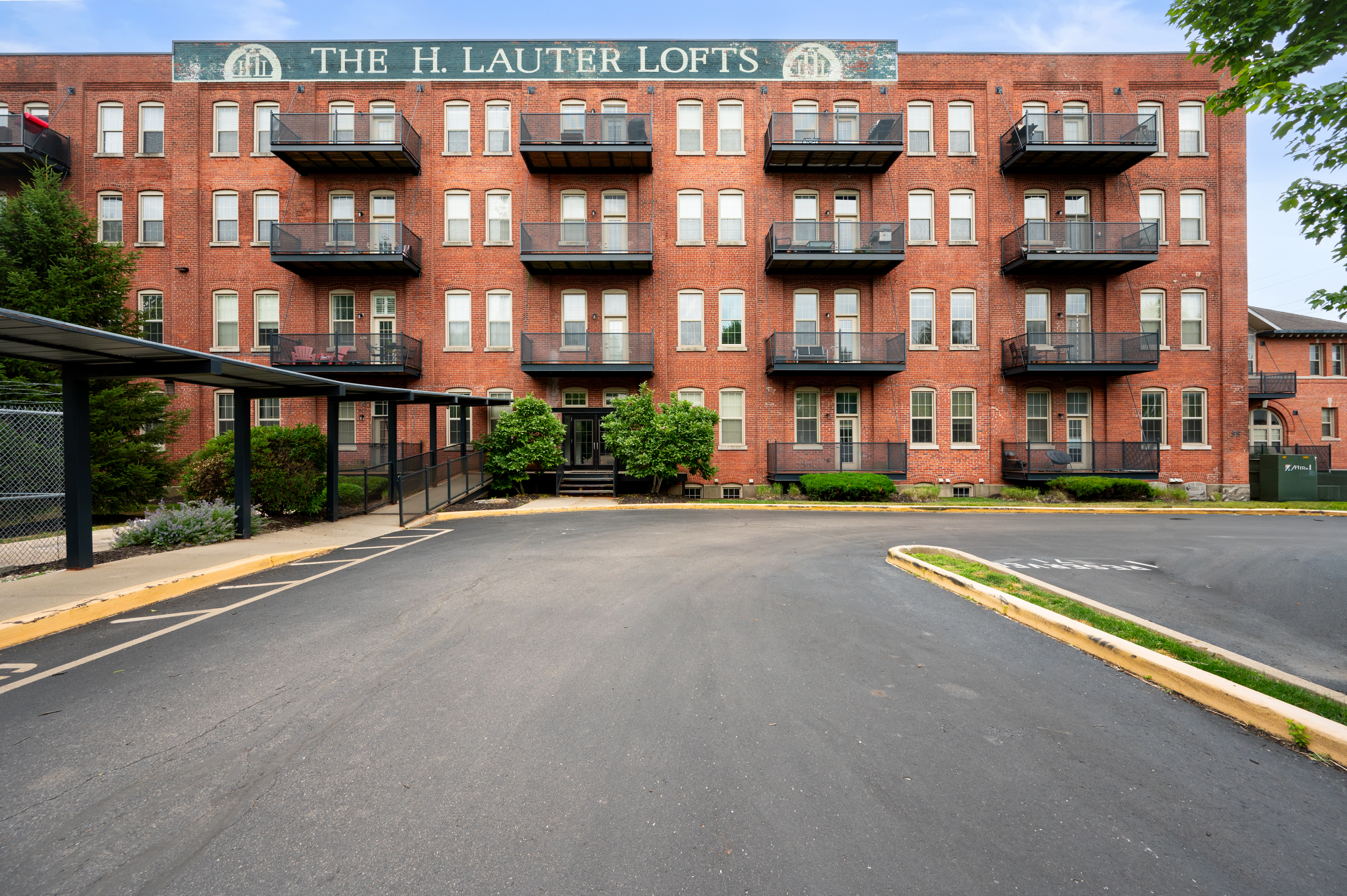 55 South Harding Street, Unit 206 Indianapolis, IN 46222 - Photo 2 of 20
