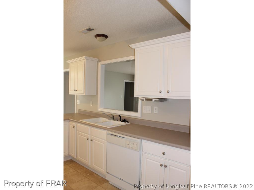717 Bramblegate Road Hope Mills, NC 28348 - Photo 11 of 26 Gallery Image 11