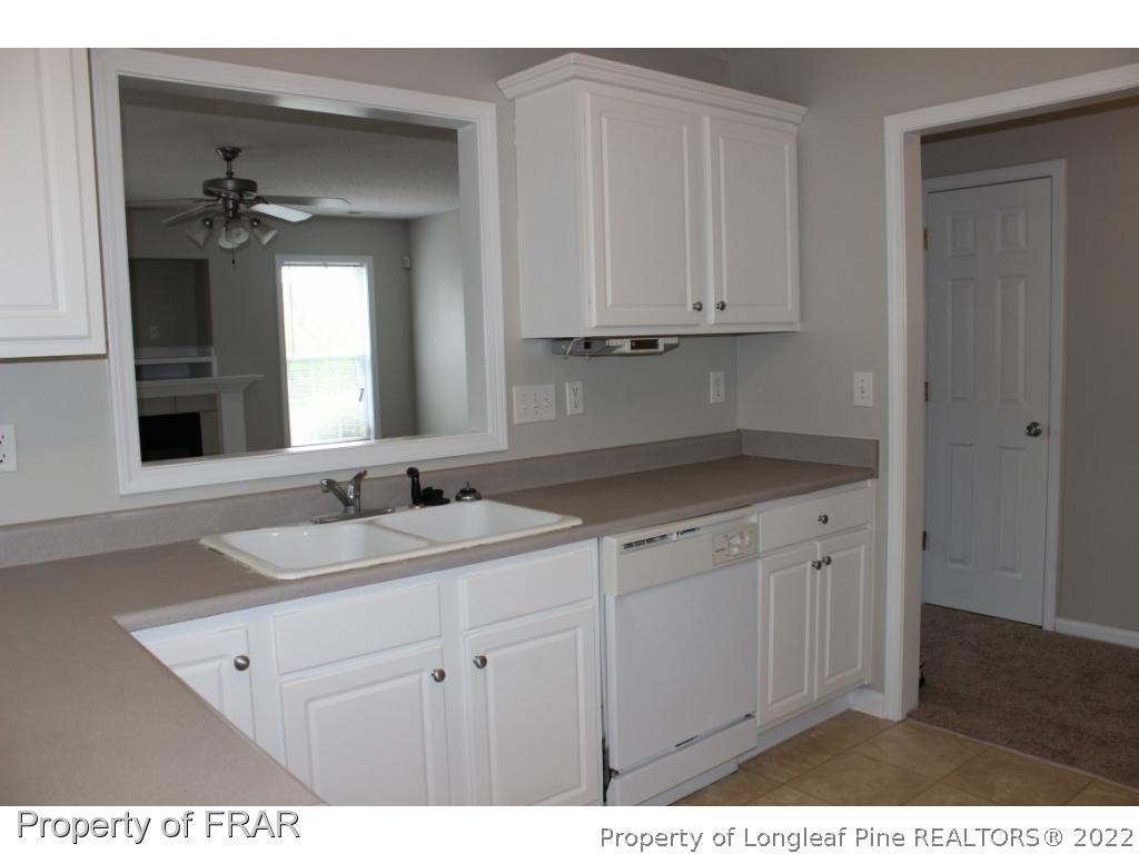 717 Bramblegate Road Hope Mills, NC 28348 - Photo 9 of 26 Gallery Image 9