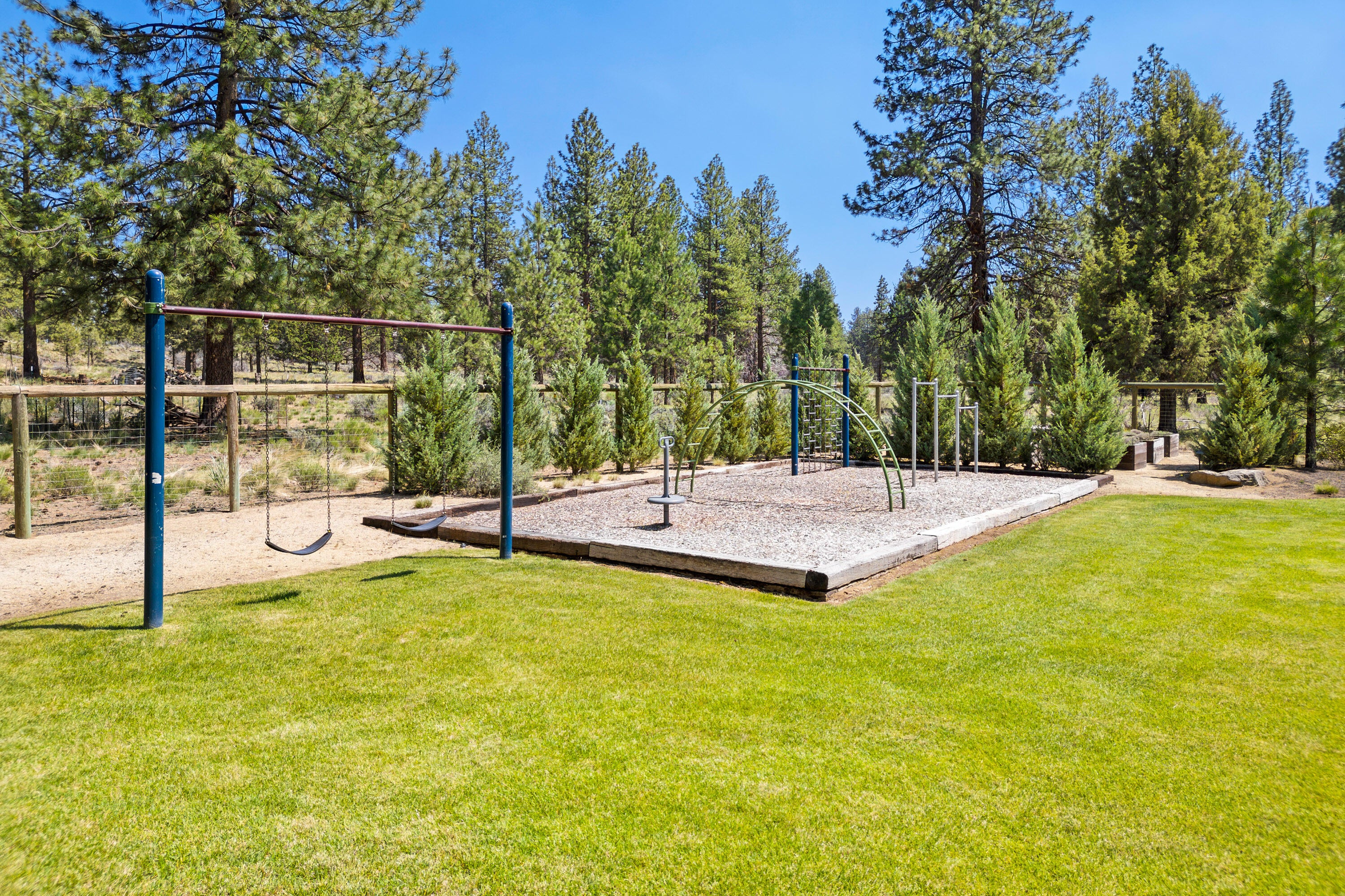 60003 West Ridgeview Drive Bend, OR 97702 - Photo 46 of 50 46