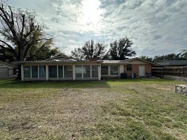 $169,900 | 107 Manor Street, Sonora, TX 76950