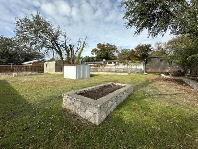 $184,900 | 107 Manor Street, Sonora, TX 76950