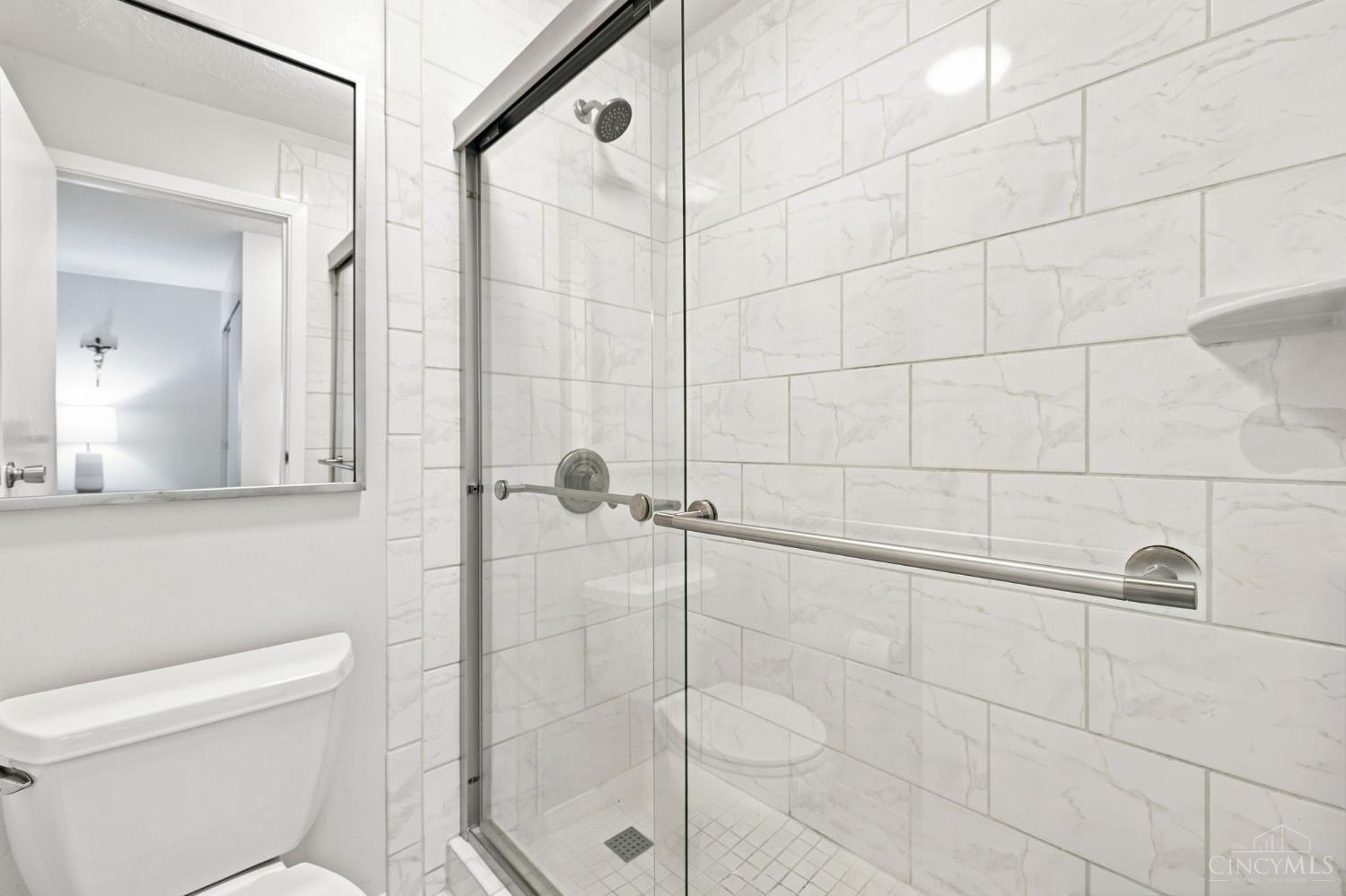 6550 Schweitzerhoff Road Cincinnati, OH 45247 - Photo 17 of 42