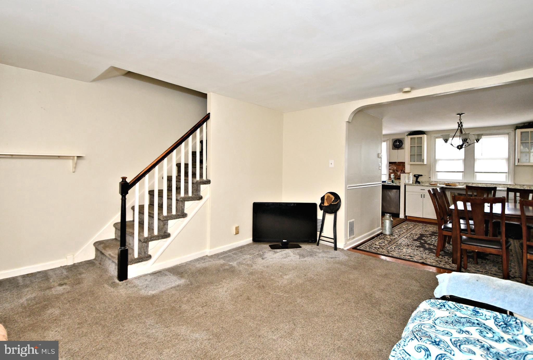 3529 Decatur Street Philadelphia, PA 19136 - Photo 3 of 21 Living room