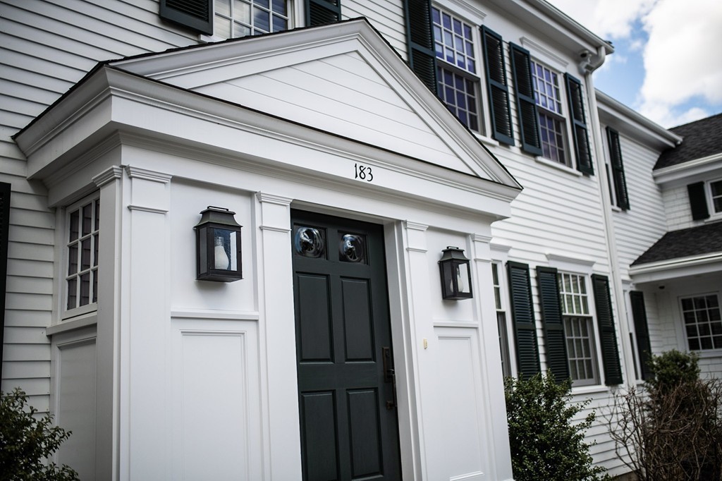 183 Lowell Road Wellesley, MA 02481 - Photo 4 of 27