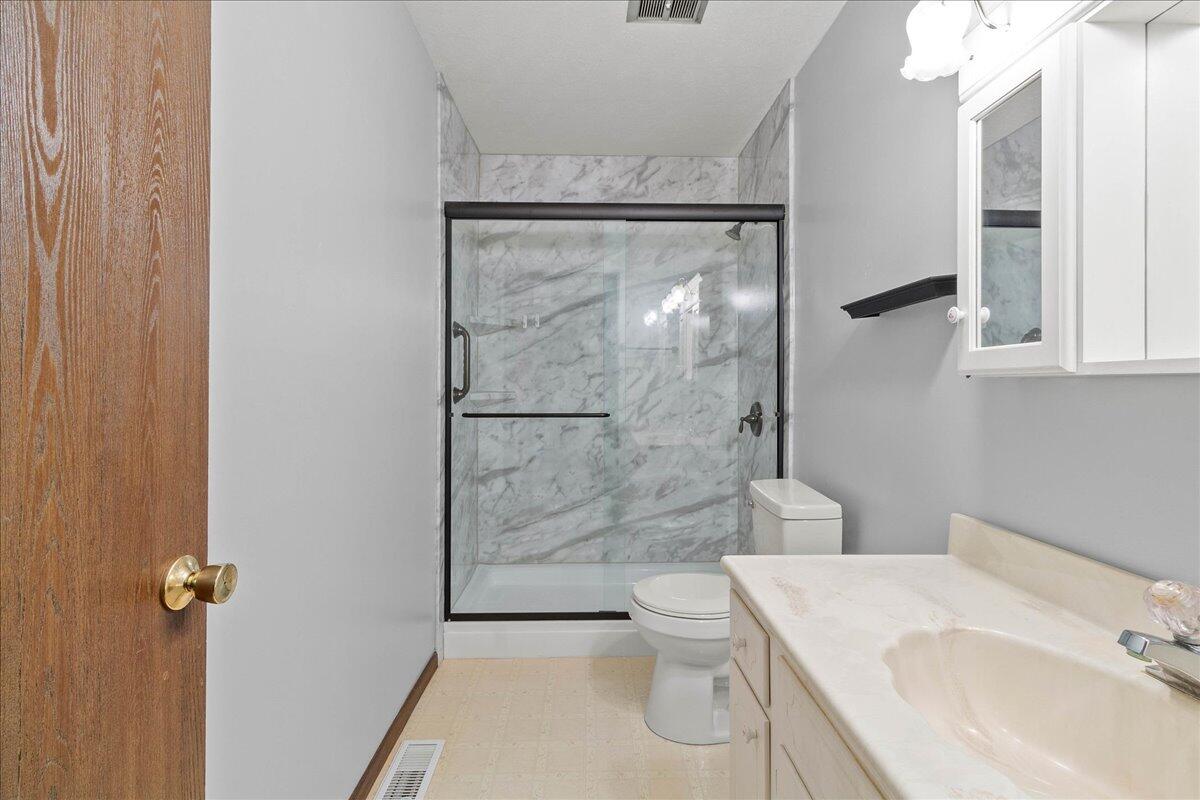 2137 Manhattan Boulevard Springfield, OH 45504 - Photo 23 of 37 23-IMG_4497