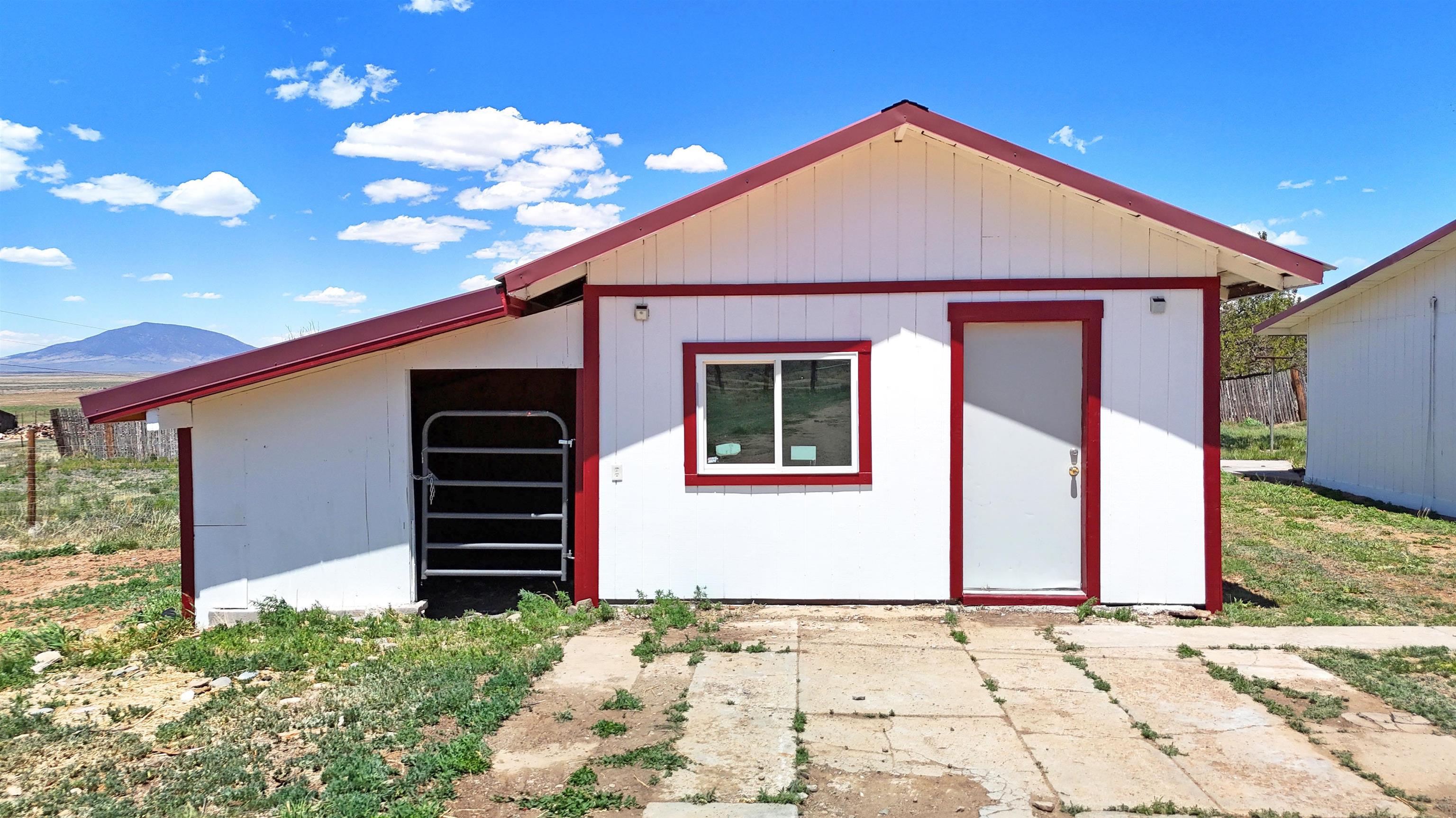 257 Cerro Road Cerro, NM 87519 - Photo 17 of 34 Gallery Image 17