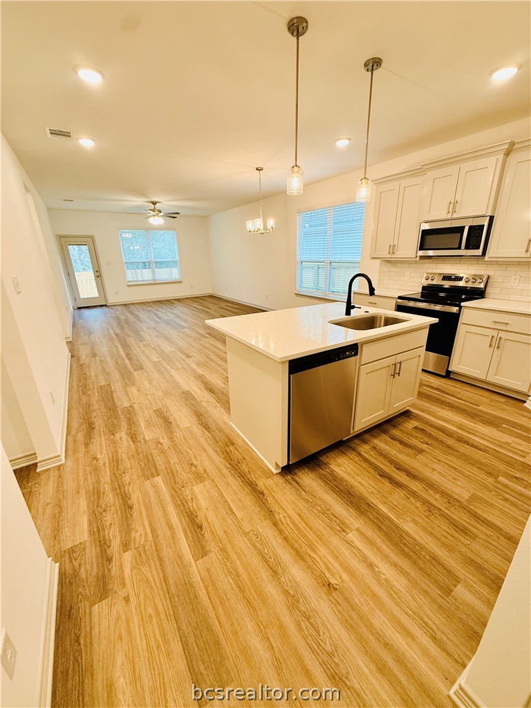 1200 Suncrest Street Bryan, TX 77803 - Photo 3 of 20