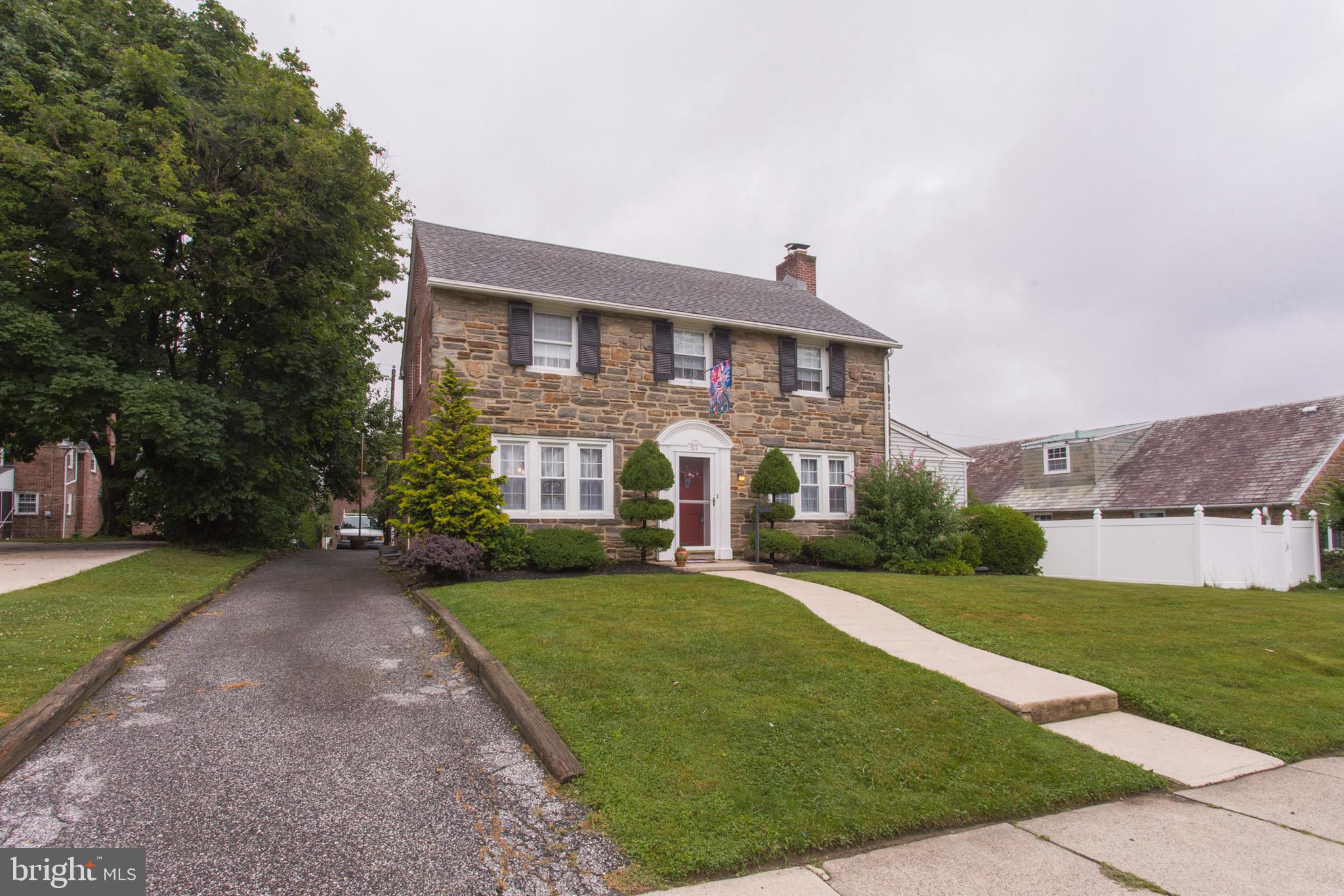 511 Brookfield Road Drexel Hill, PA 19026 - Photo 3 of 37