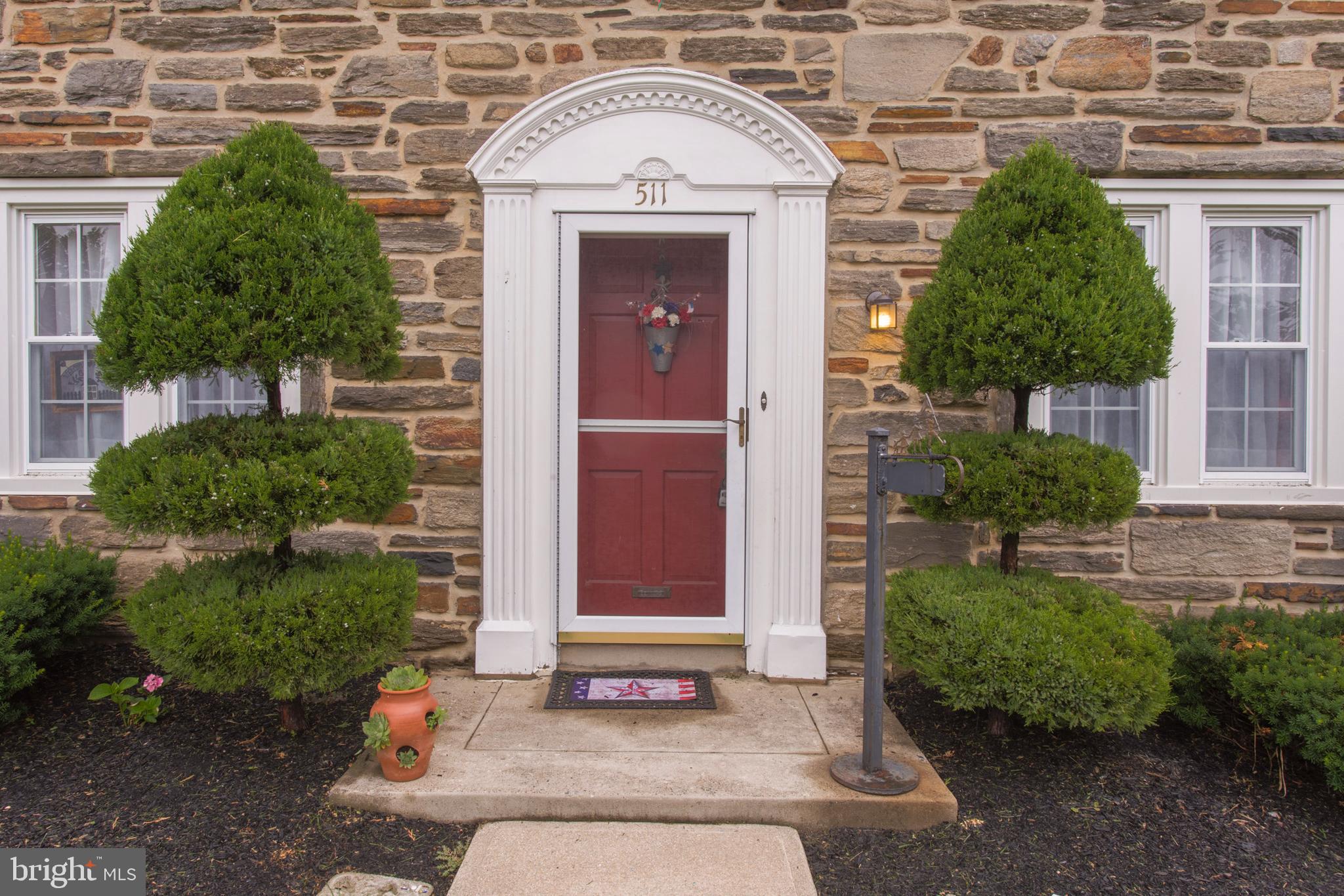 511 Brookfield Road Drexel Hill, PA 19026 - Photo 4 of 37