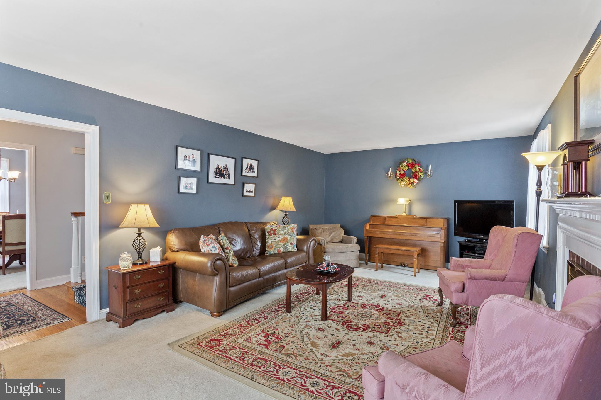 511 Brookfield Road Drexel Hill, PA 19026 - Photo 6 of 37 Living room